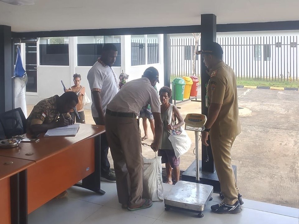 Libur Lebaran 2026, Arus Perlintasan di PLBN Yetetkun Terpantau Normal