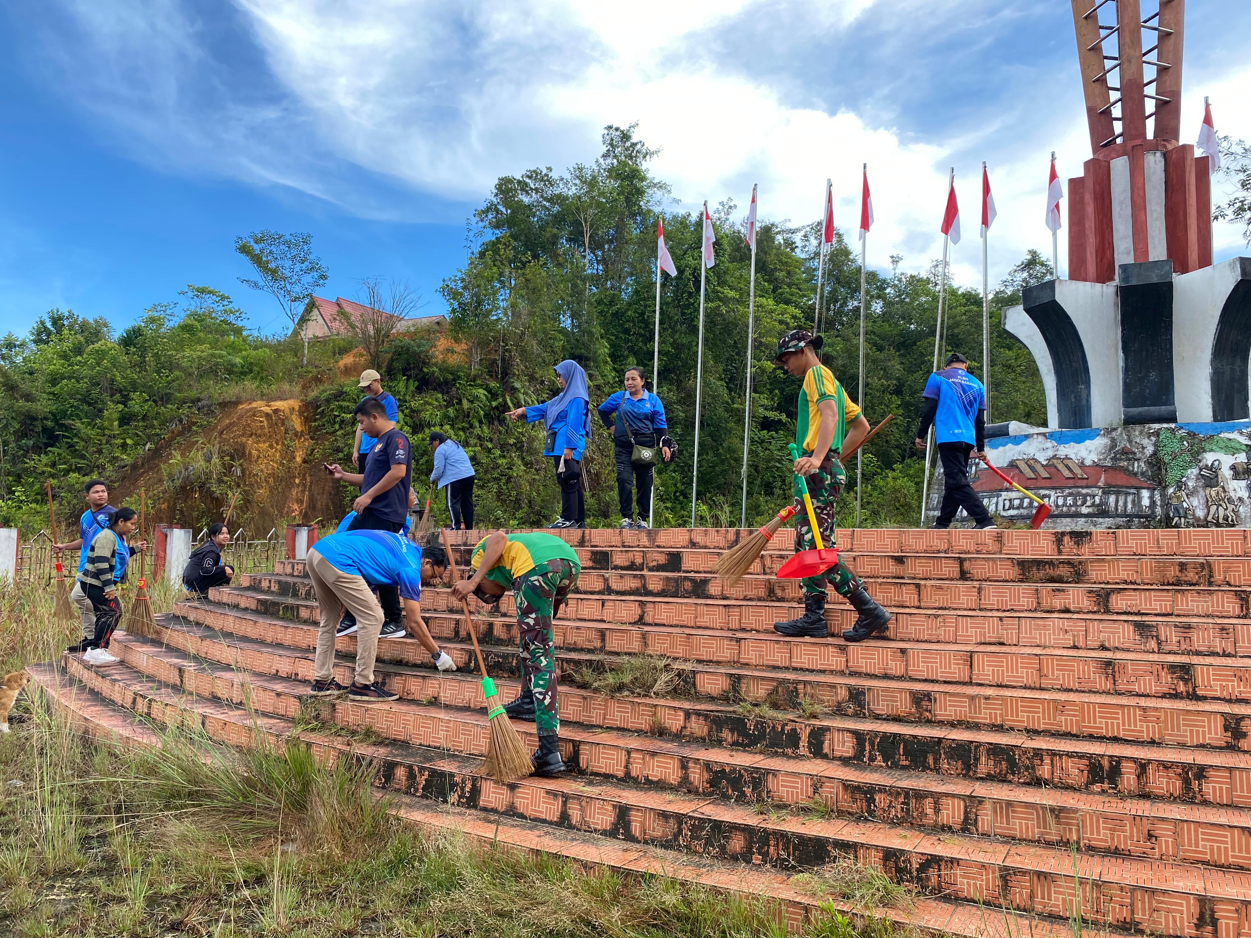 PLBN Jagoi Babang Semarakkan HUT ke-15 BNPP RI dengan Gotong Royong Bersihkan Tugu Garuda hingga Tempat Ibadah
