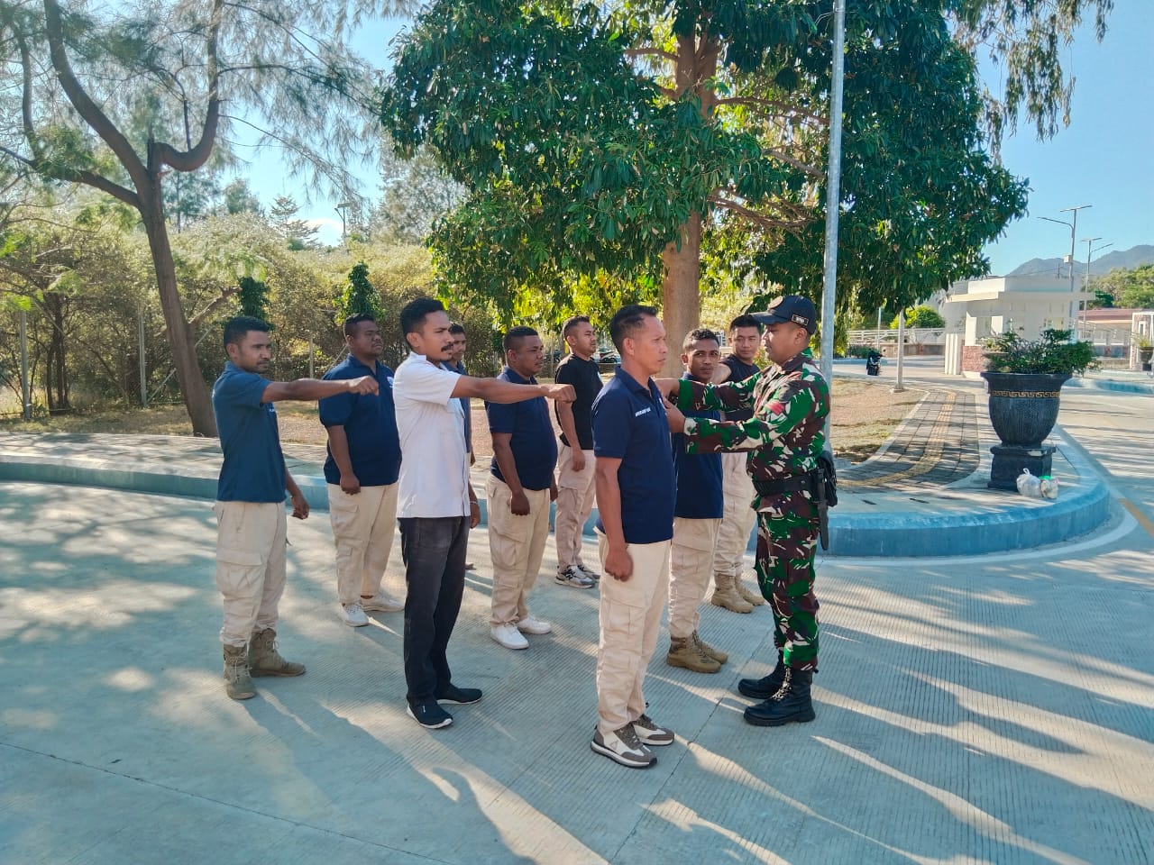 Belajar Baris Berbaris di PLBN Wini, Langkah Serempak Rawat Disiplin dan Cinta Tanah Air dari Perbatasan