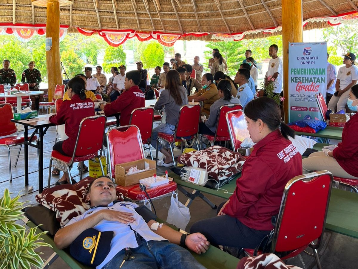 PLBN Wini Gelar Donor Darah, Pangan Murah, dan Pemeriksaan Kesehatan Gratis di HUT ke-15 BNPP RI