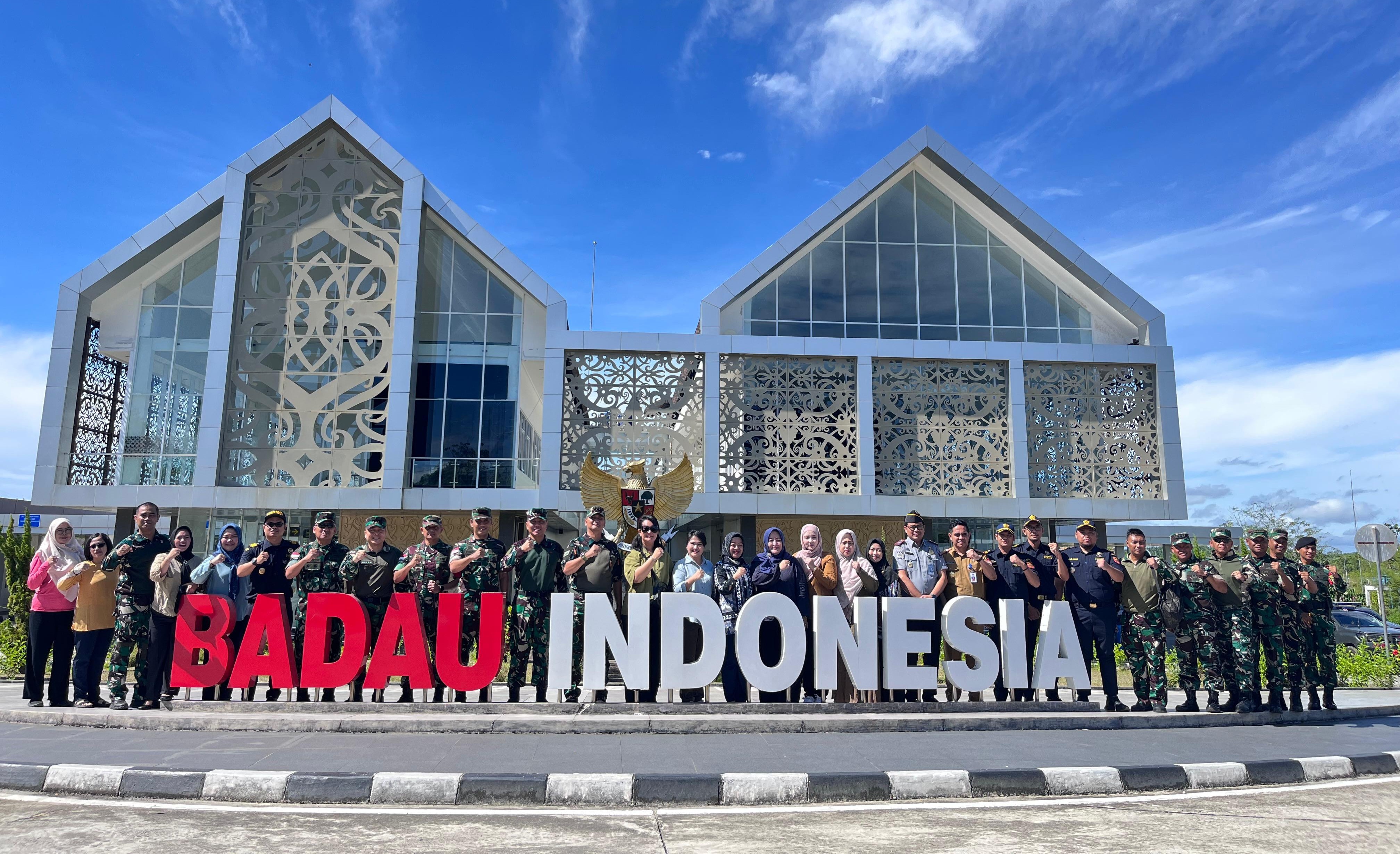 PLBN Badau Sambut Pangkogabwilhan I, Gelar Bakti Sosial bagi Warga Perbatasan RI-Malaysia