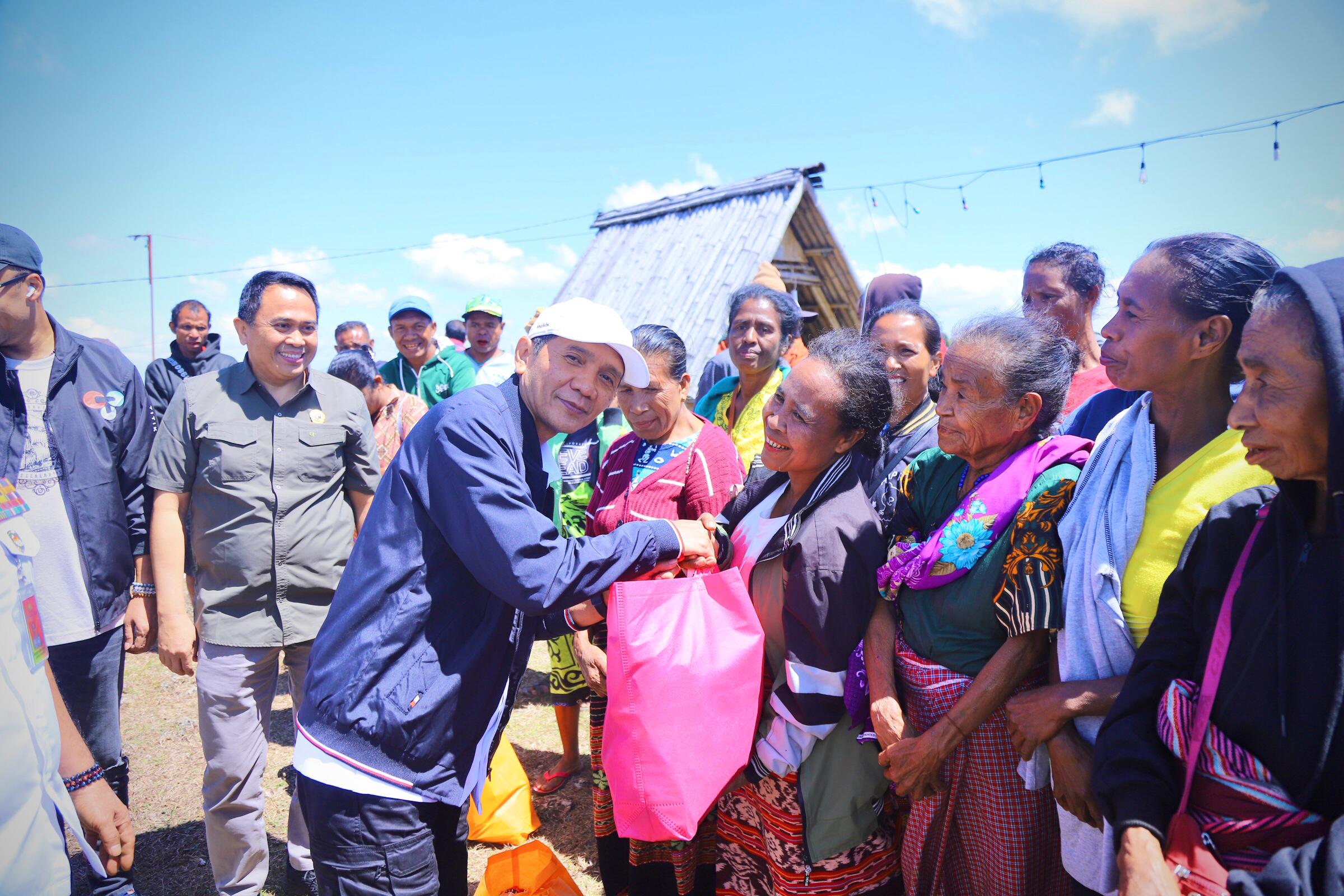 BNPP RI Salurkan 100 Paket Sembako untuk Warga Perbatasan di Belu