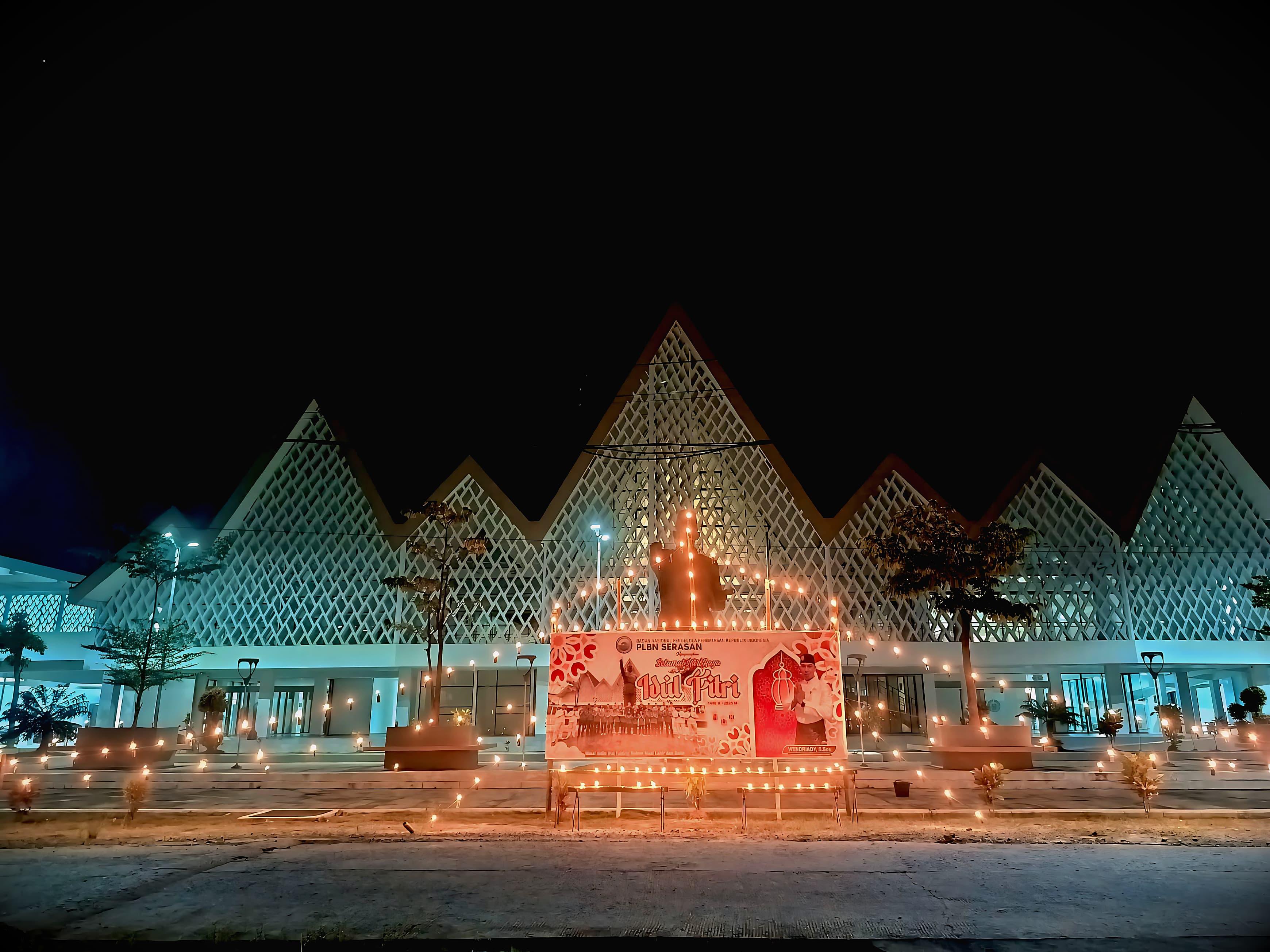 PLBN Serasan Semarakkan Malam 7 Likur dengan 216 Obor, Warisan Tradisi Ramadan di Perbatasan