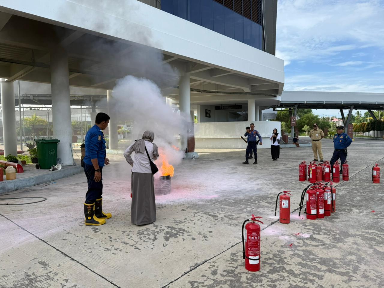 Perkuat Kesiapsiagaan Tanggap Darurat, BNPP RI melalui PLBN Sebatik Gelar Sosialisasi Penanggulangan Kebakaran