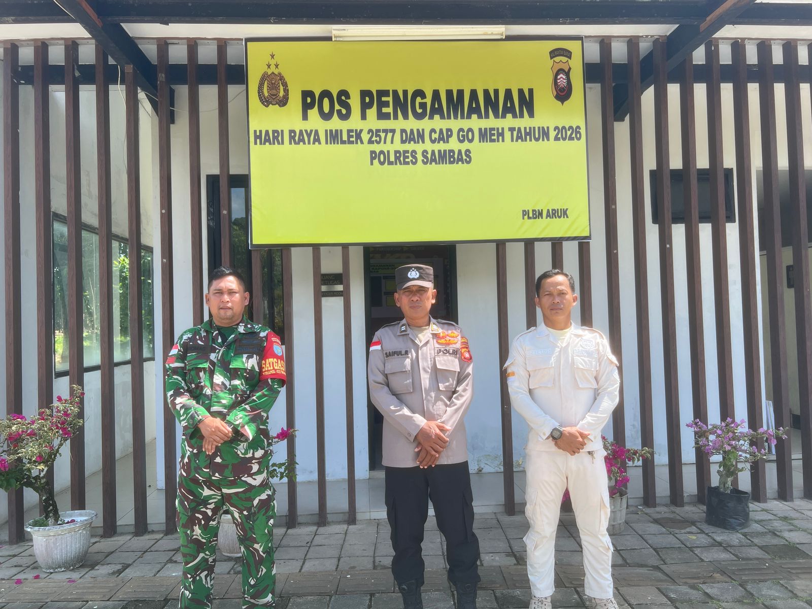 Badan Nasional Pengelola Perbatasan Fasilitasi Arus Mudik Imlek 2026 di PLBN Aruk 