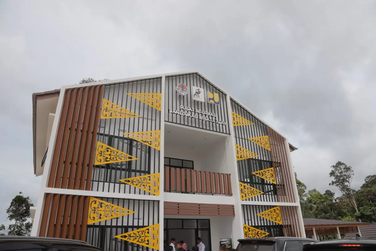 PLBN Aruk, Gerbang Batas Negara  Menawan Dikelilingi Kawasan Konservasi dan Ekowisata