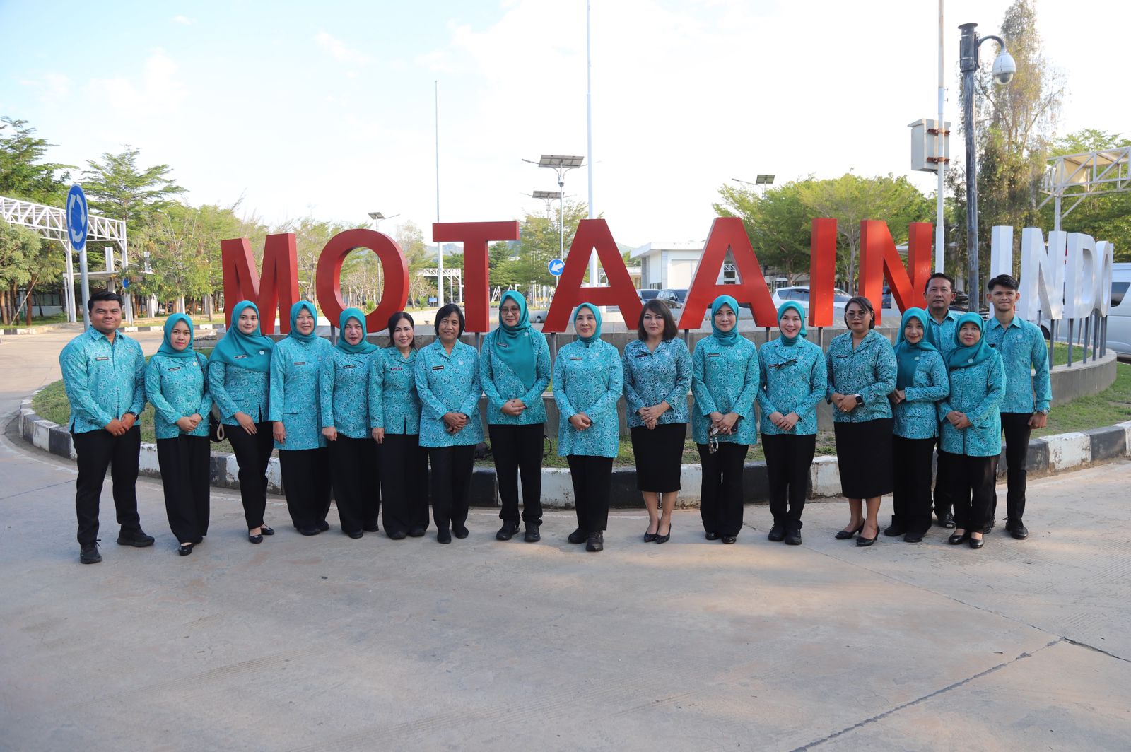 Ketua Umum TP PKK Kunjungi PLBN Motaain, Dorong UMKM Tenun Ikat Perbatasan Naik Kelas