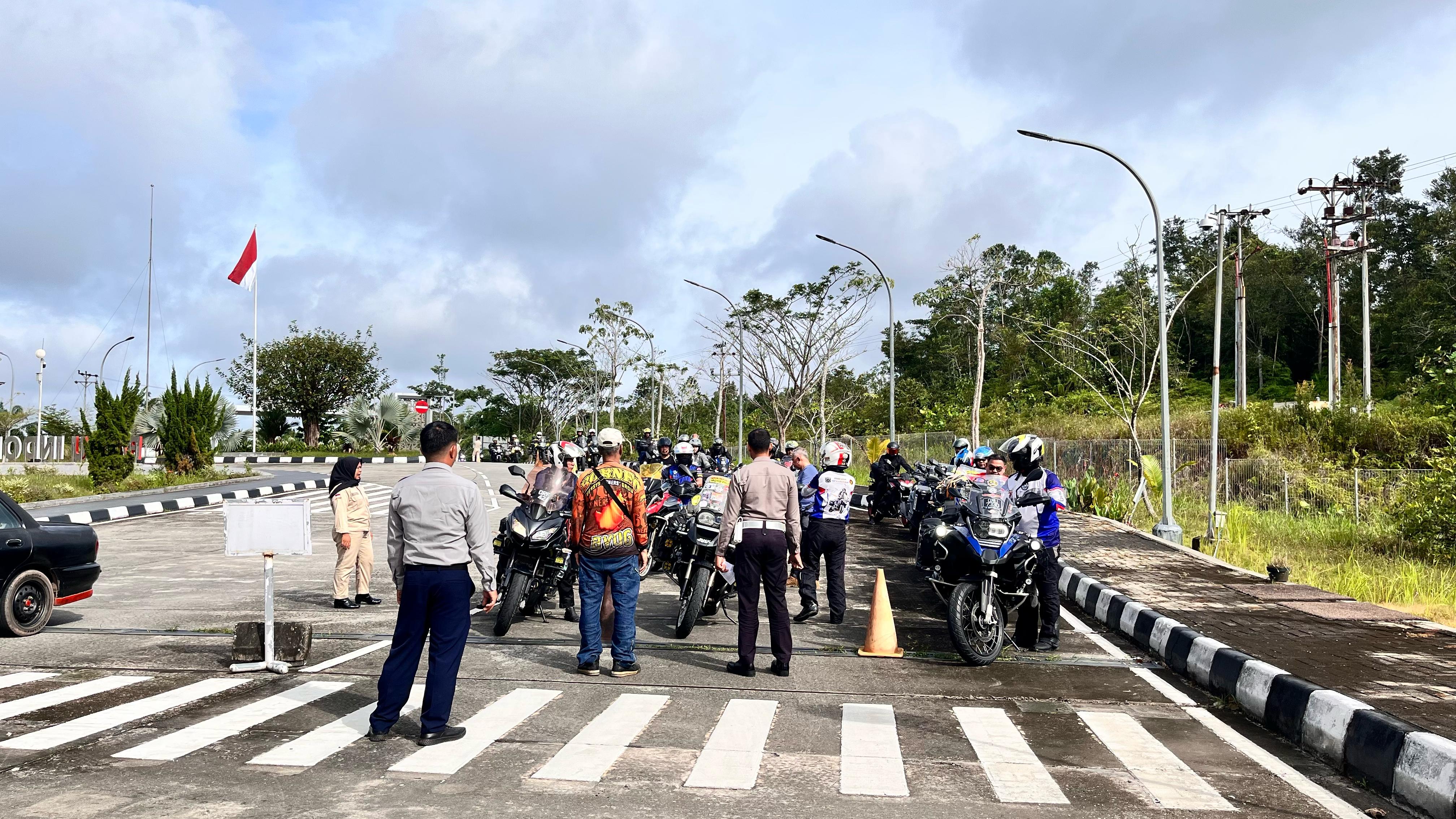 PLBN Badau Sambut Rombongan Club Motor Malaysia, Pelayanan Perlintasan Berjalan Cepat dan Lancar