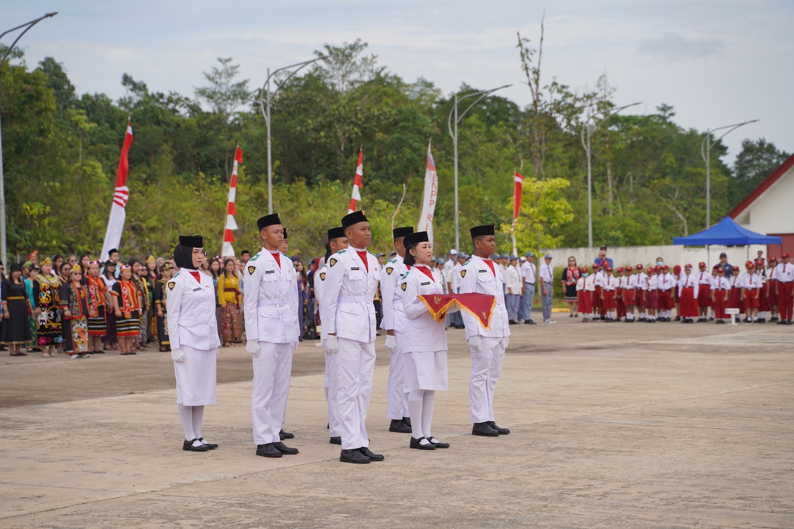 HUT ke-80 RI di Perbatasan, PLBN Jagoi Babang Gelar Upacara Meriah dan Bazar Murah